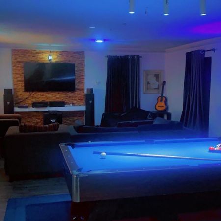 Maleeks Apartment Ikeja "Shared 2Bedroom Apt, Individual Private Rooms And Baths" Лагос Экстерьер фото