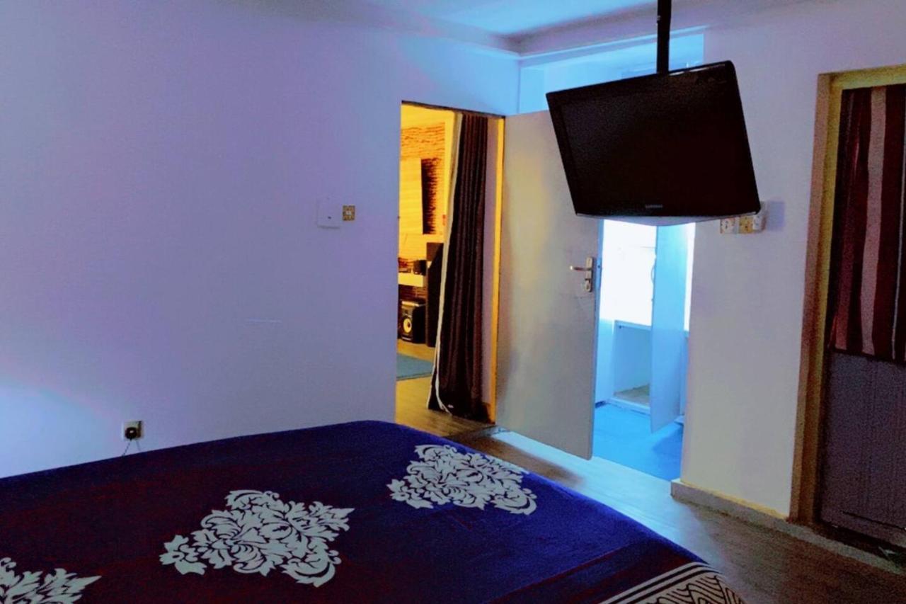 Maleeks Apartment Ikeja "Shared 2Bedroom Apt, Individual Private Rooms And Baths" Лагос Экстерьер фото